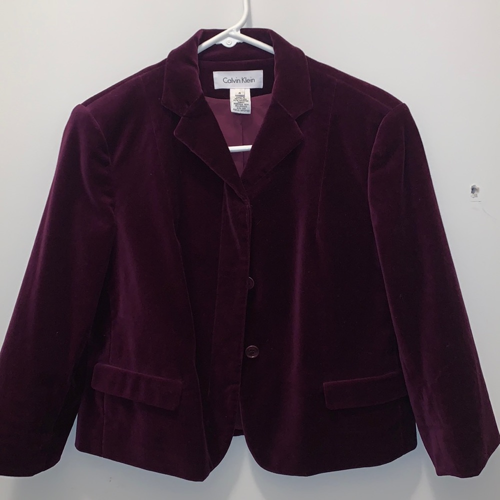 Women’s velvet blazer